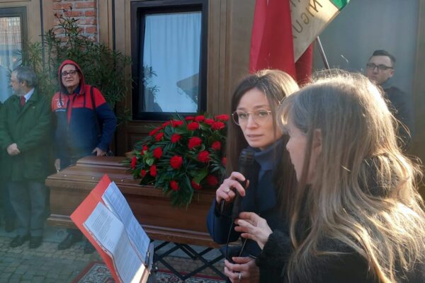 Commiato a Felice. Cronaca di un freddo pomeriggio a Milano